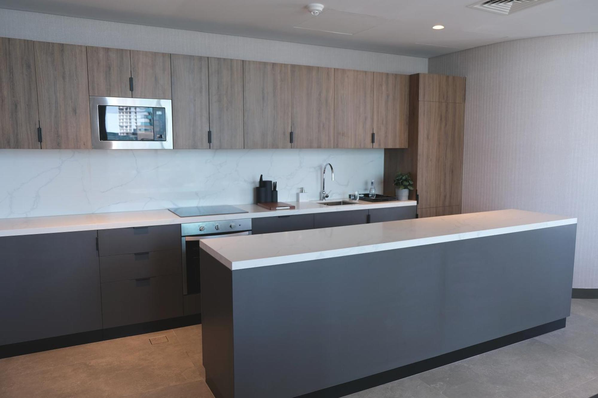 מלון מנאמה Charthouse Bahrain מראה חיצוני תמונה A kitchen in a typical apartment