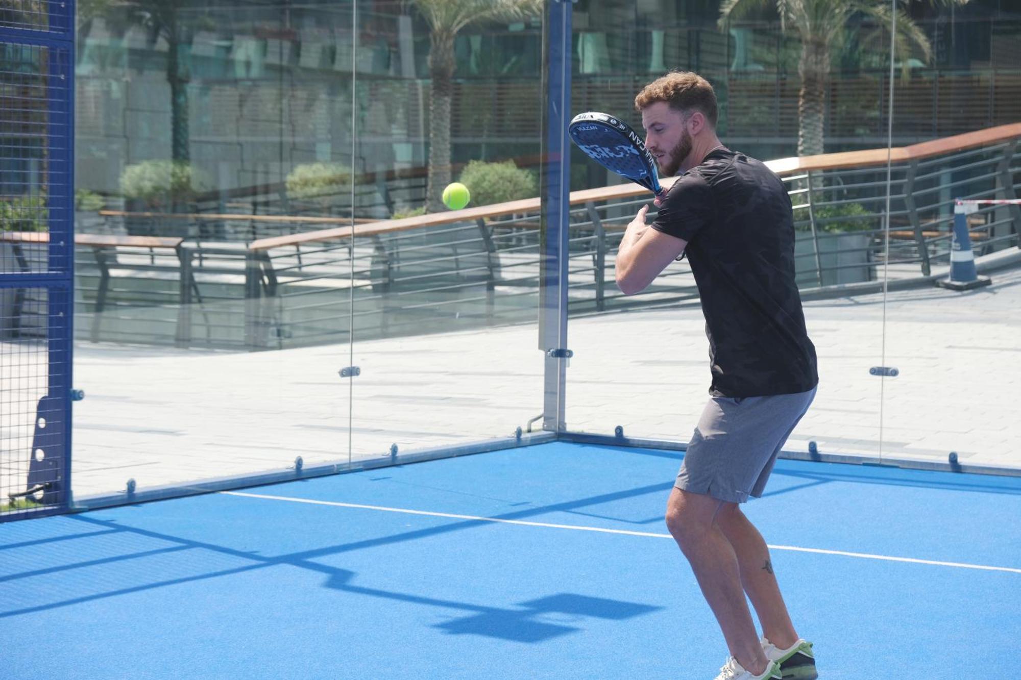 מלון מנאמה Charthouse Bahrain מראה חיצוני תמונה A player in action